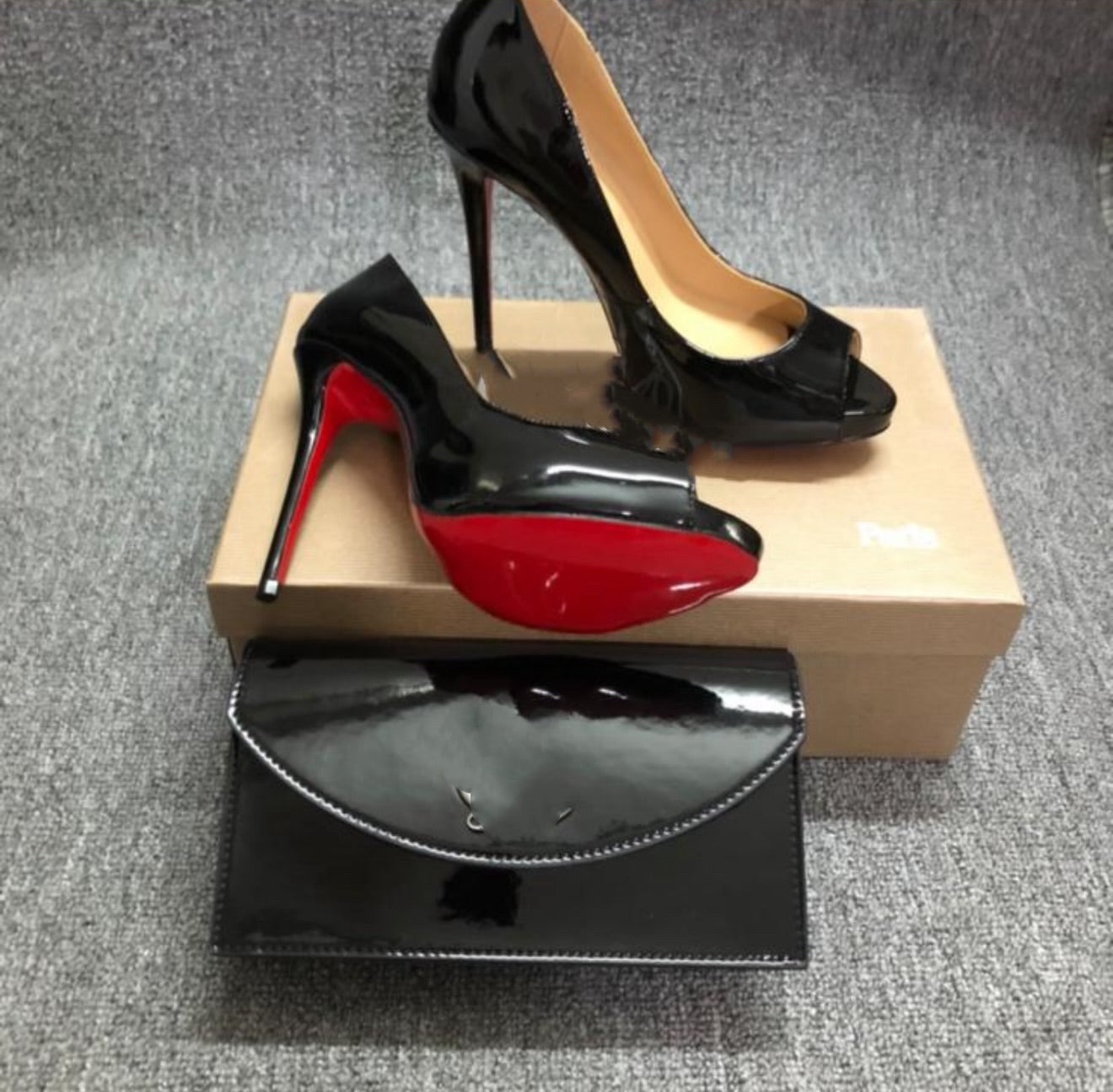 Black heel set