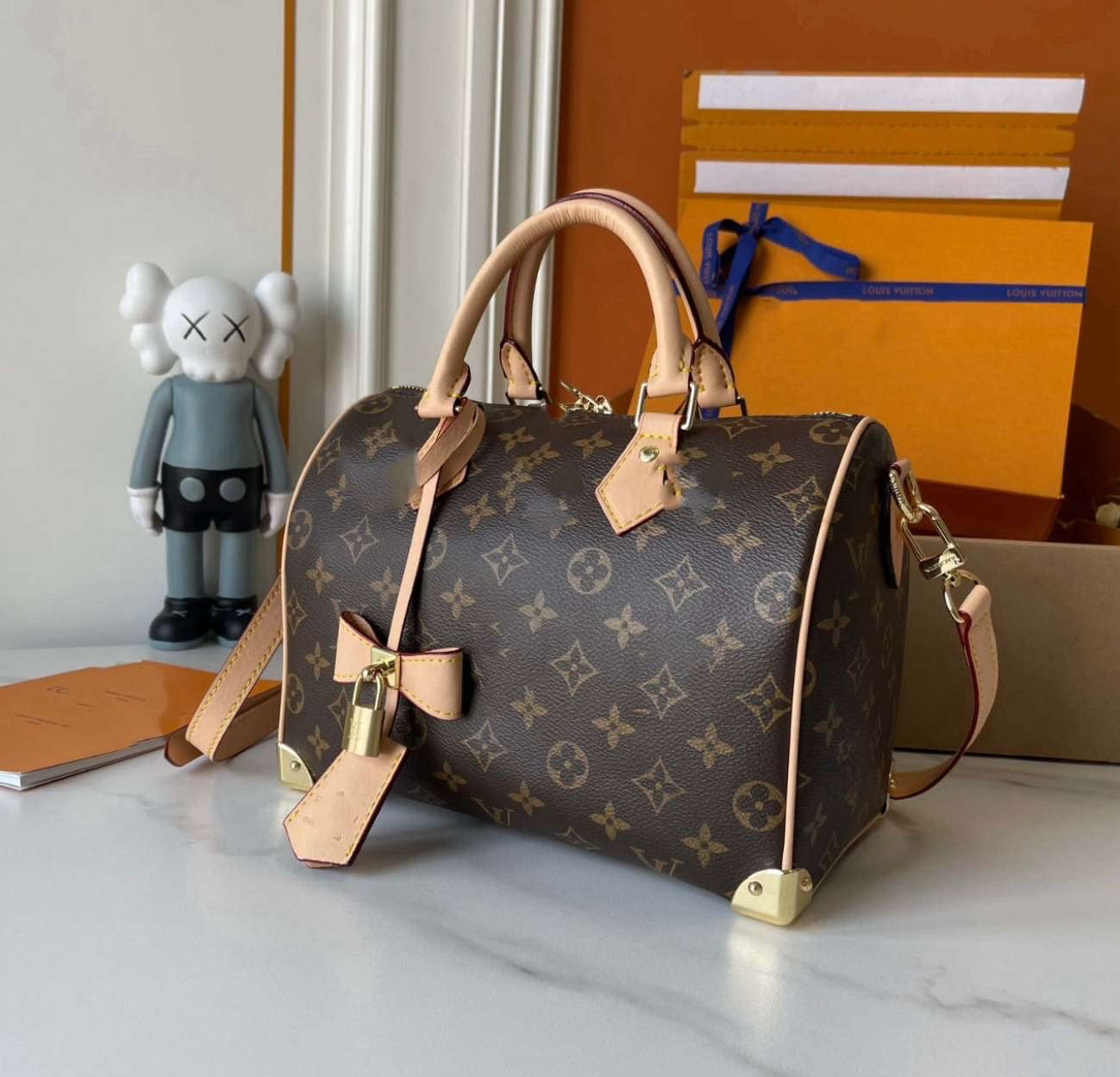 Bow handbag
