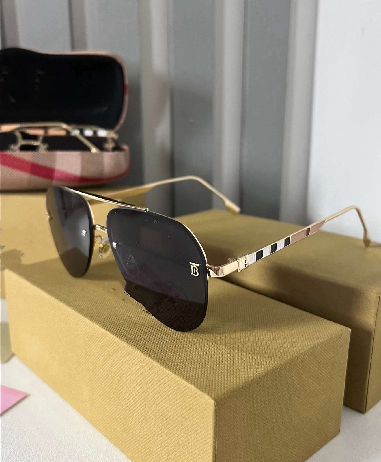 Grid sunglasses