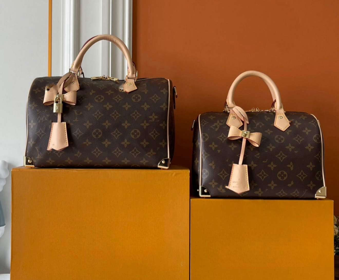 Bow handbag