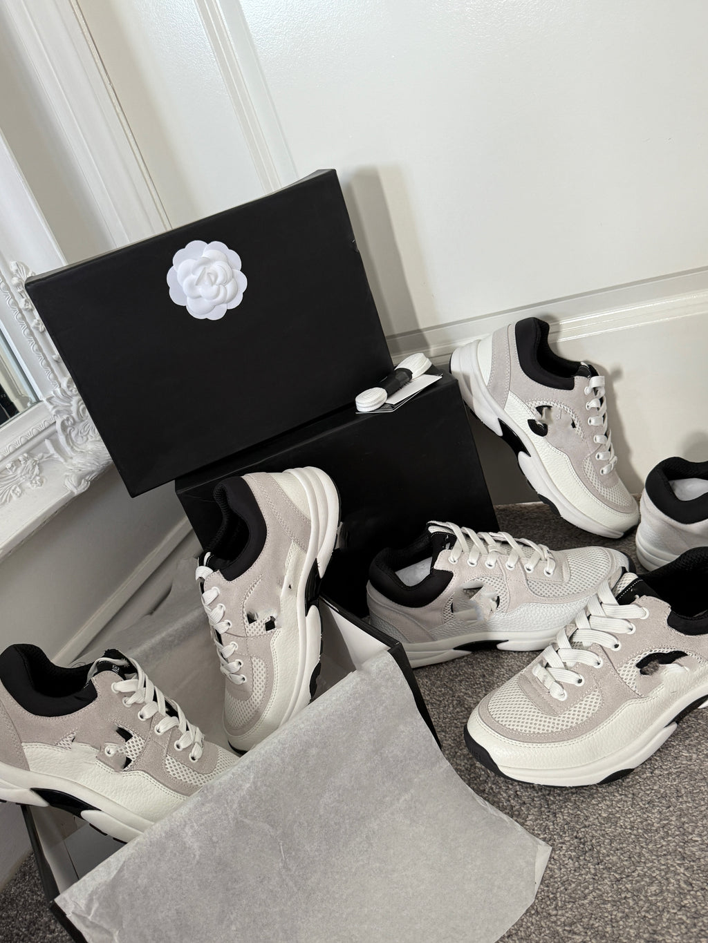Black White trainers
