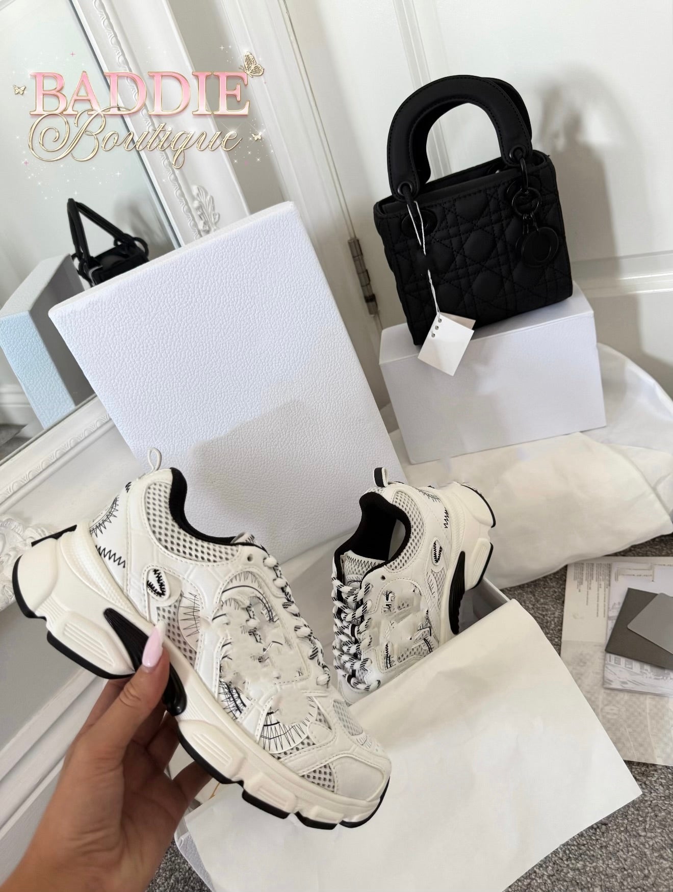 Black white set