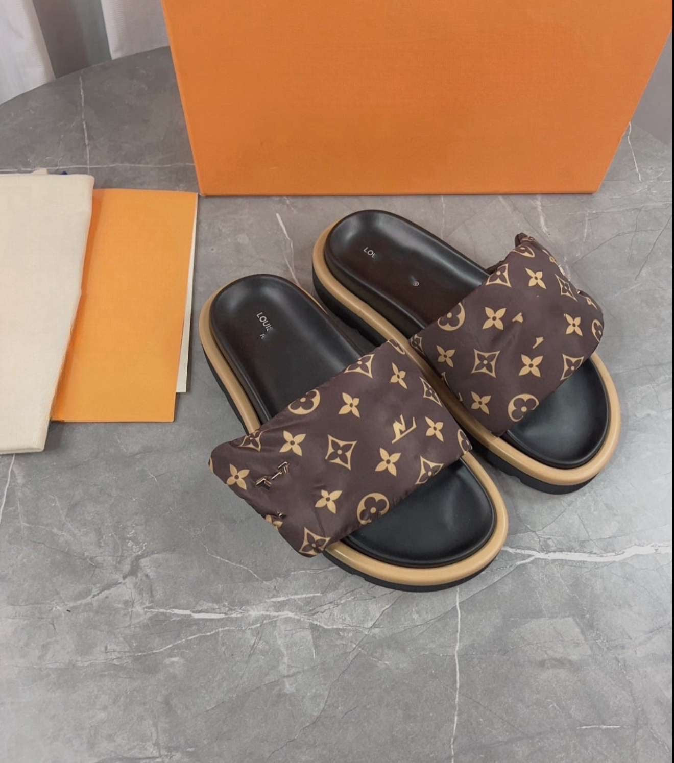 Brown sliders
