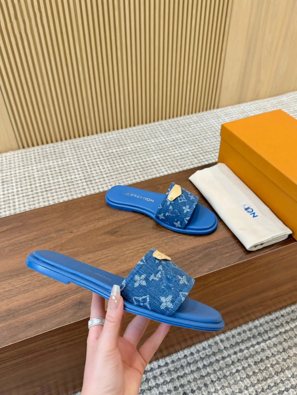 blue sliders