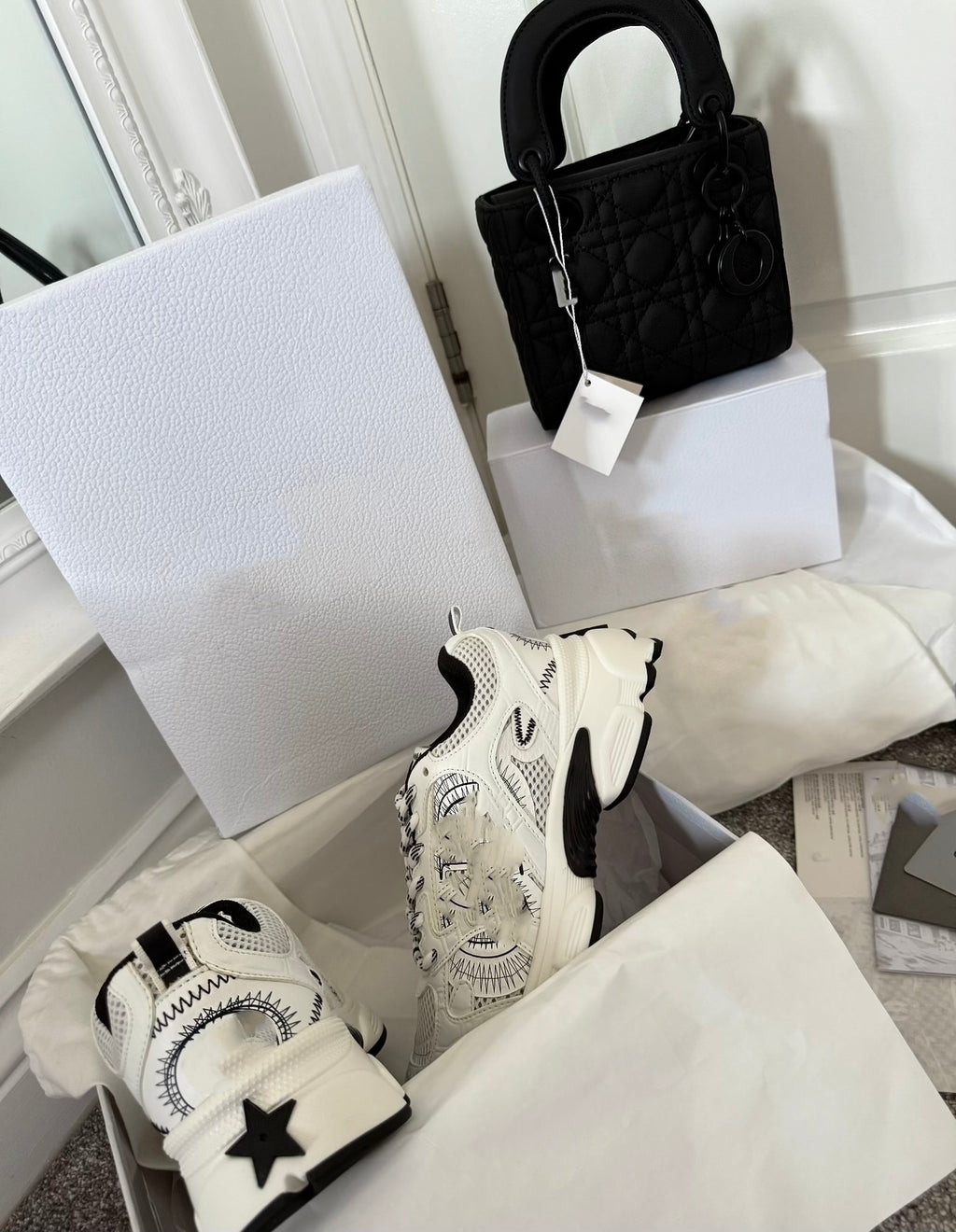 Black white set