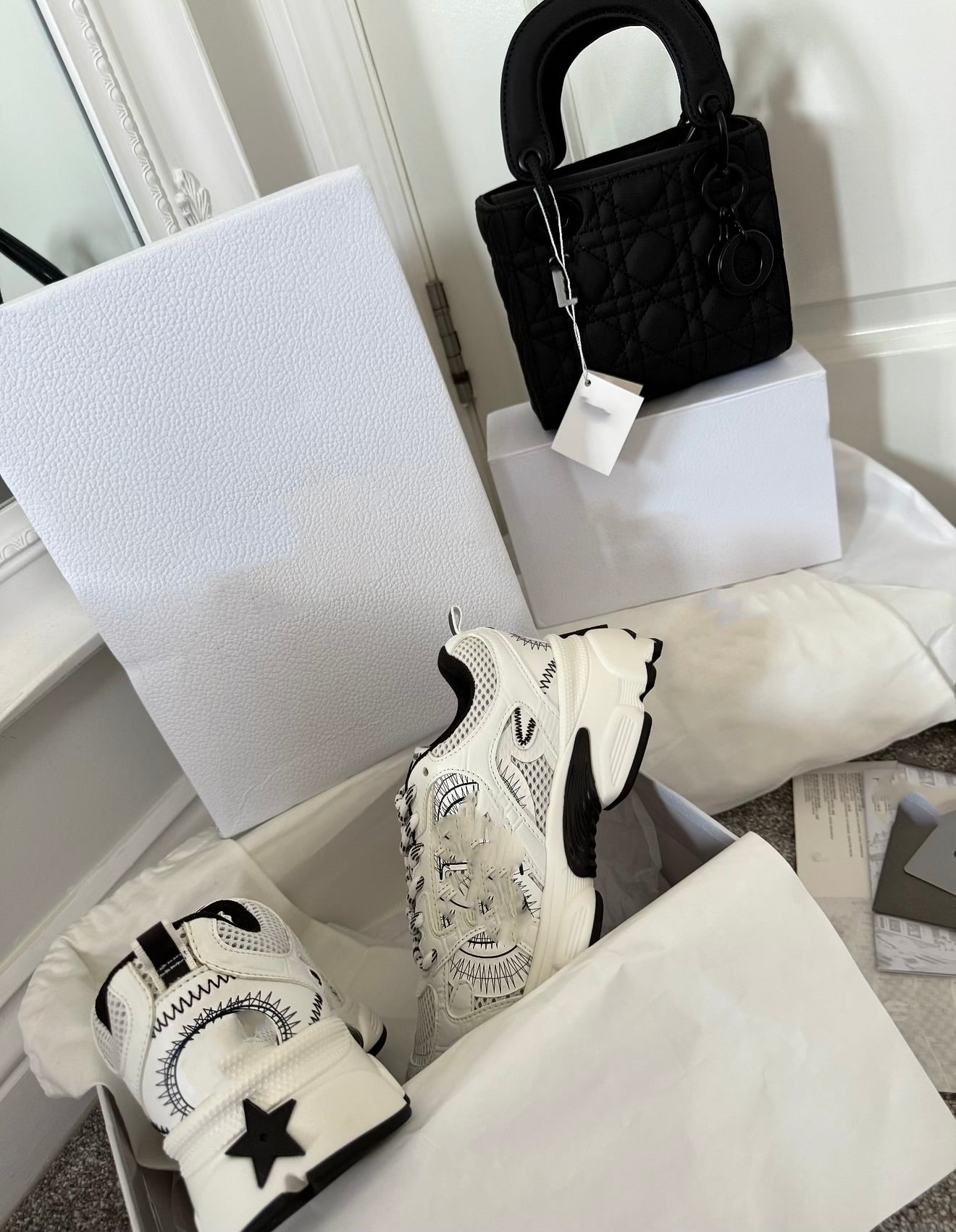 Black white set