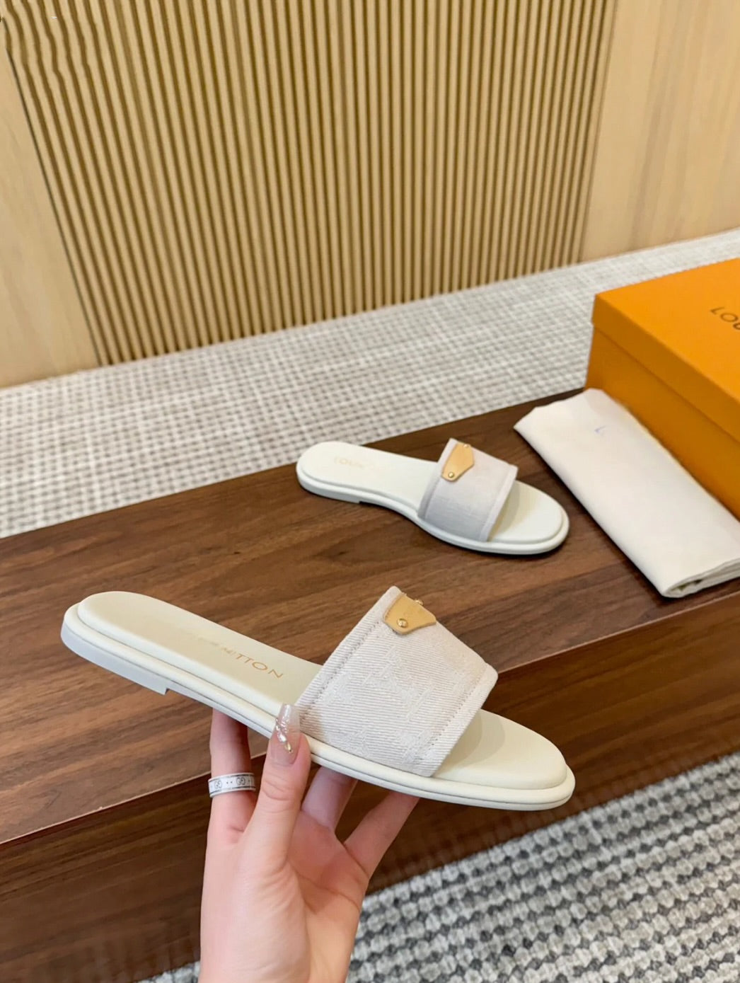 Cream sliders