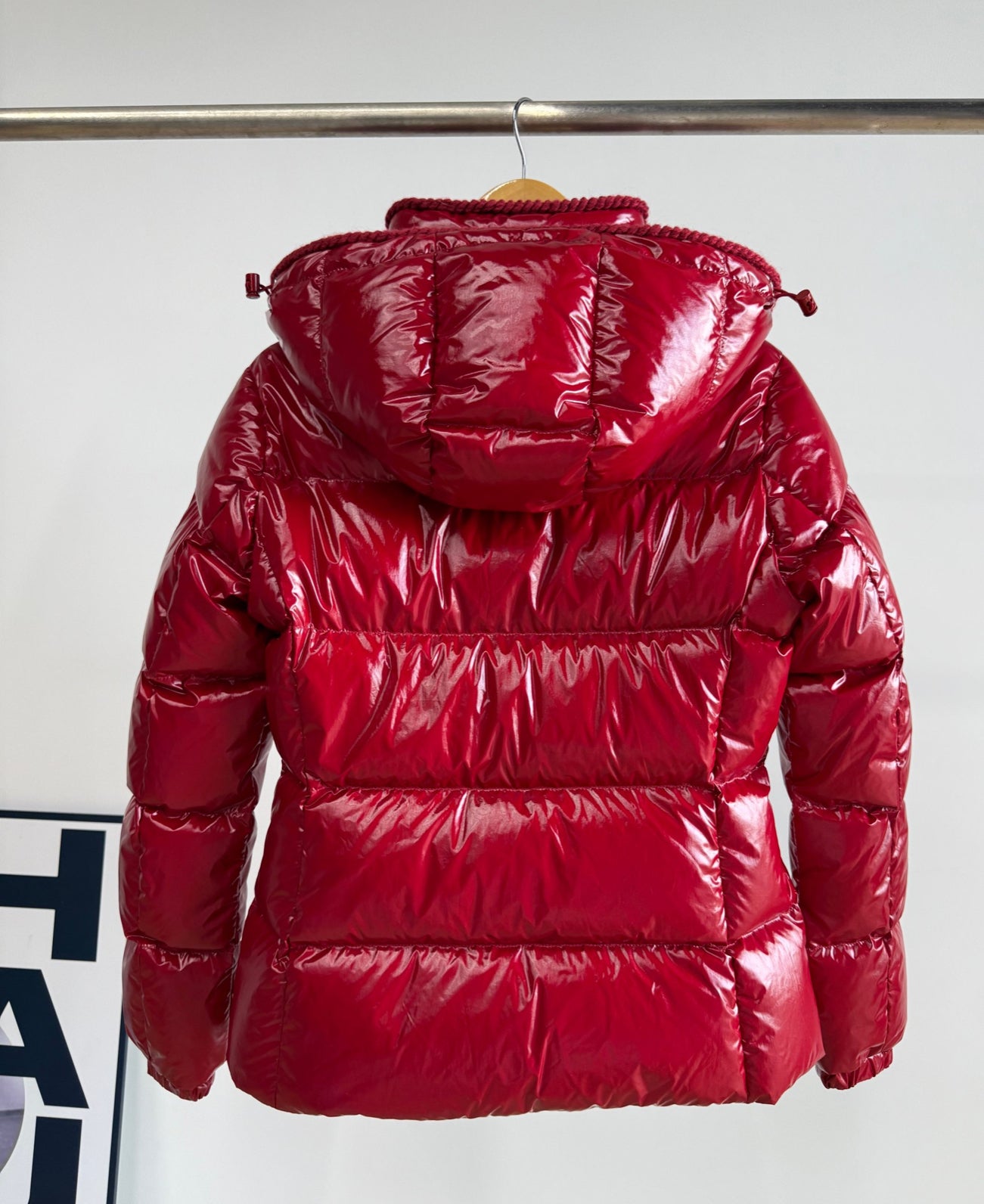 Red coat shine