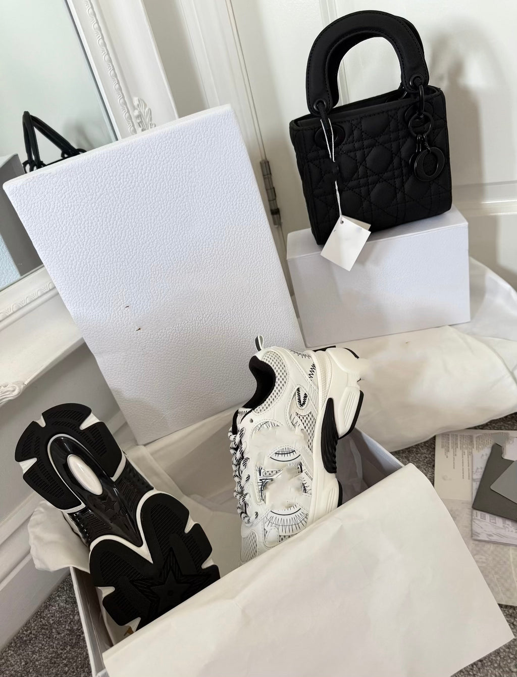 Black white set