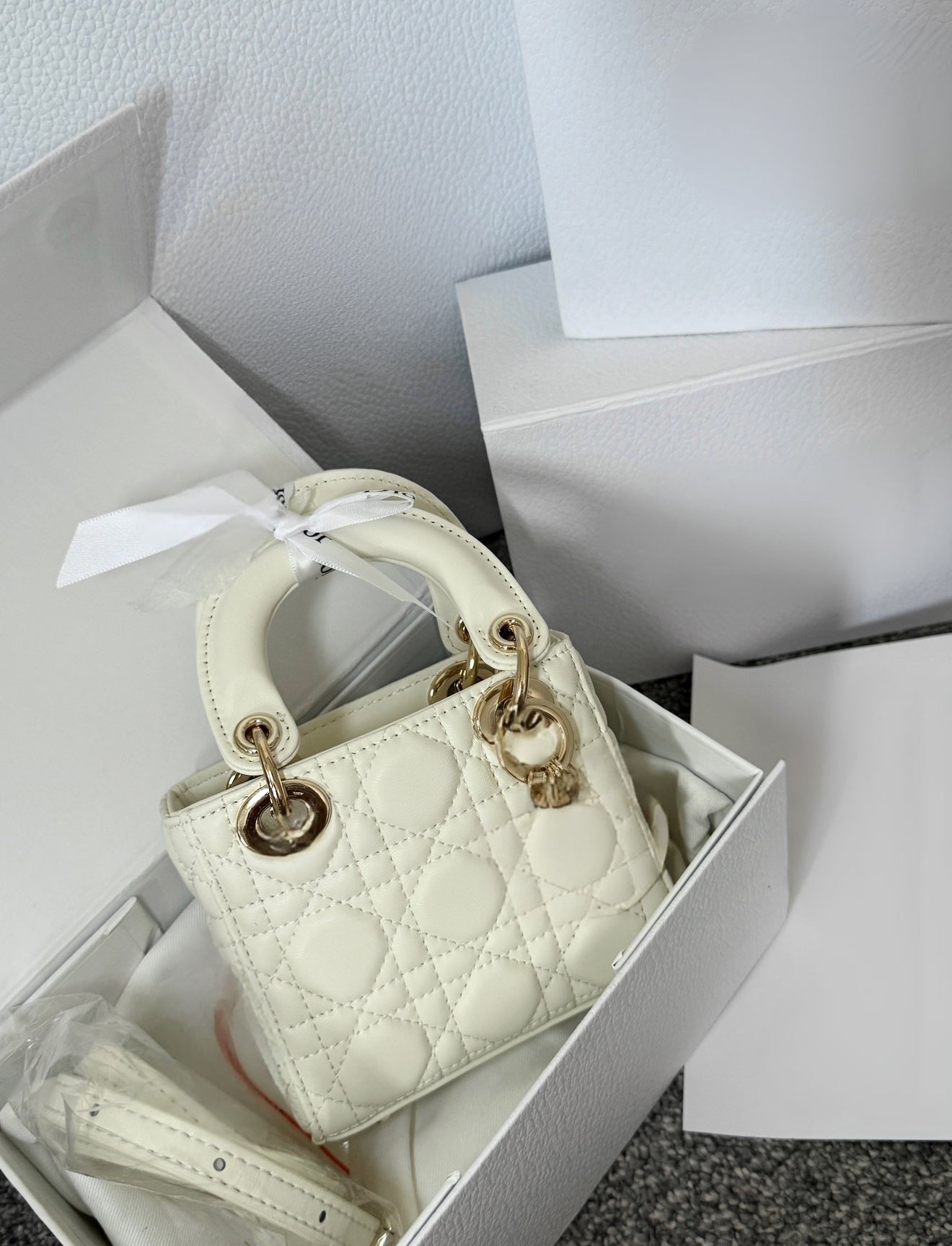 White luxe mini
