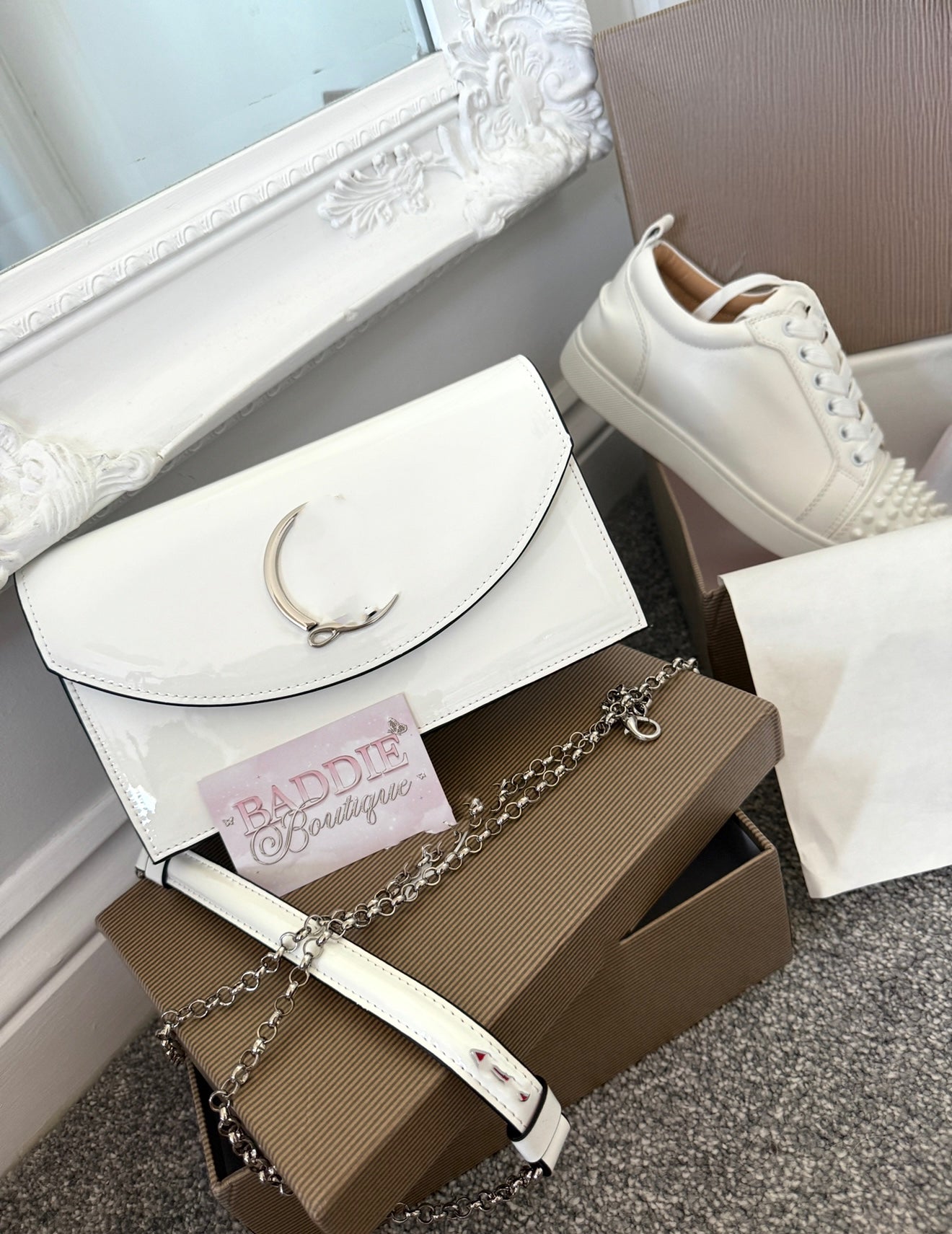 White trainer set