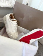 White trainer set