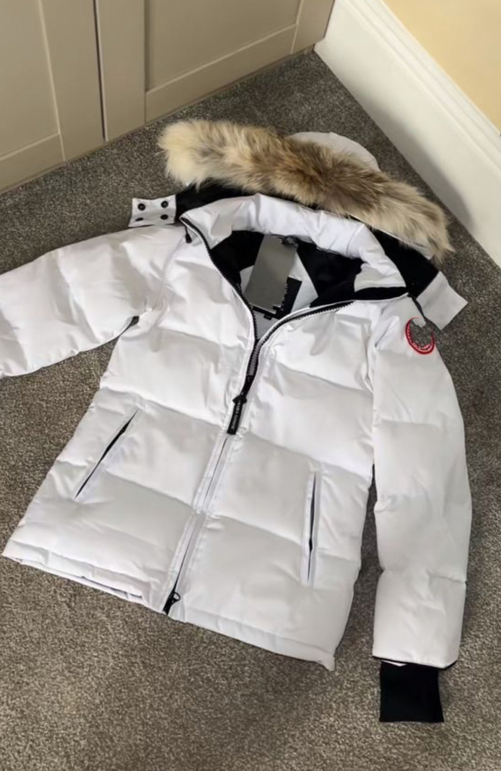 White coat with fur (adjustable waist) baddie coat