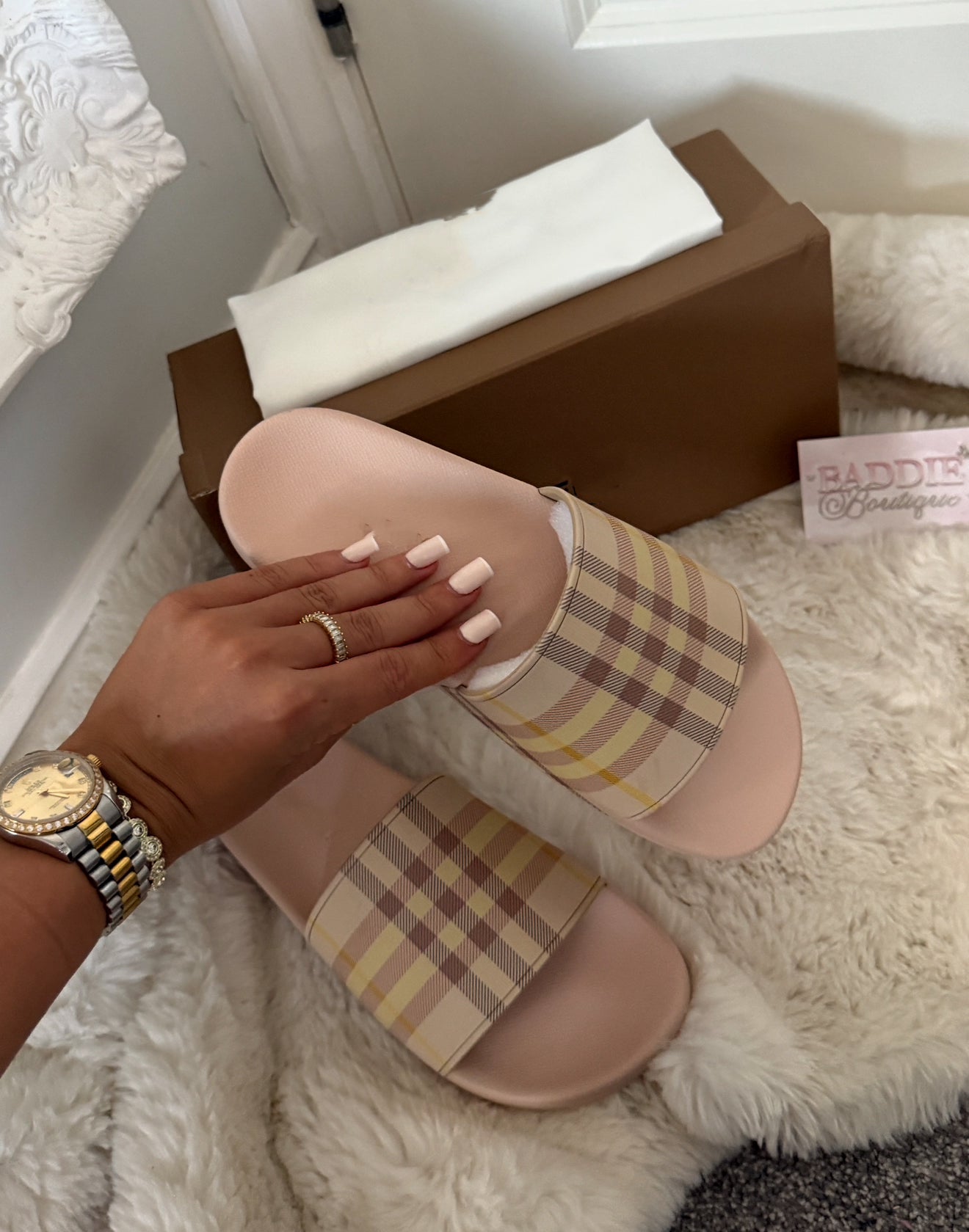 Pink grid sliders