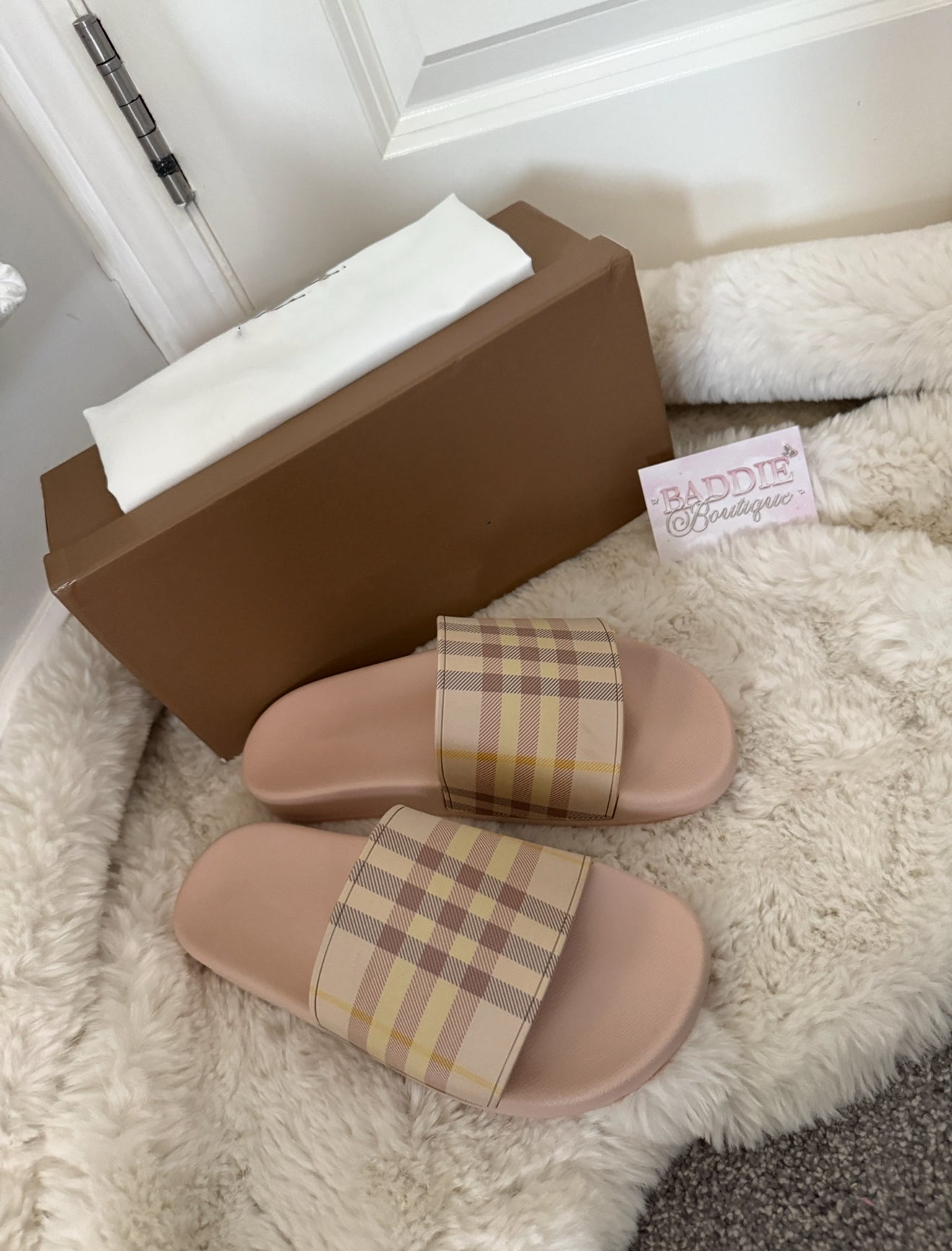 Pink grid sliders