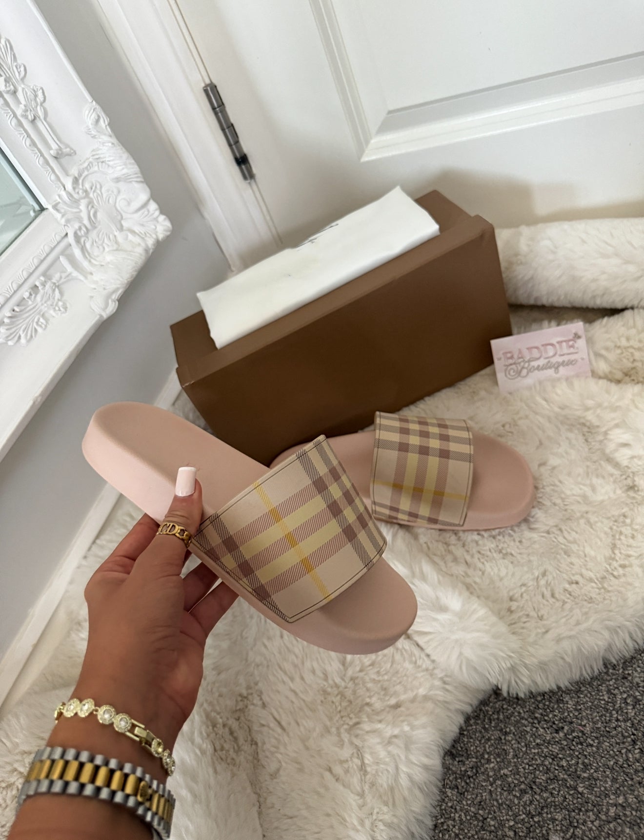 Pink grid sliders